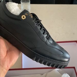 Salvatore Ferragamo Gancini Sneakers US 10.